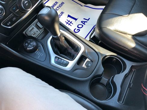 Used 2016 Jeep Cherokee Trailhawk w/ Leather Interior Group image 23