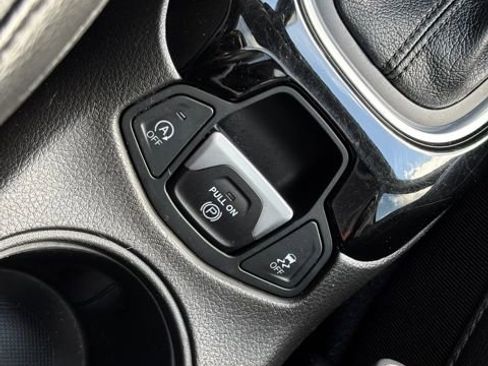 Used 2020 Jeep Compass Altitude image 42