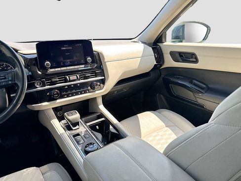 Used 2024 Nissan Pathfinder SV AWD/4WD image 24
