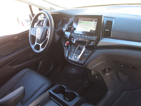 Used 2023 Honda Odyssey Touring image 10