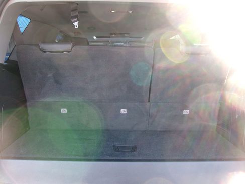 Used 2019 GMC Yukon SLT w/ Open Road Package image 14