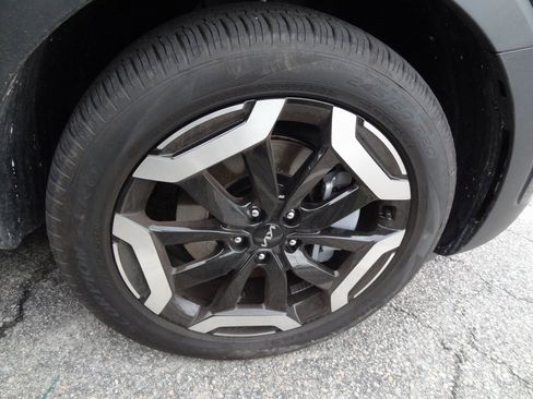 Used 2025 Kia Telluride EX image 19