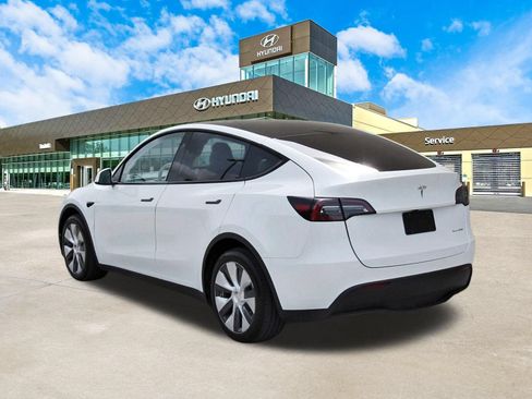 Used 2023 Tesla Model Y Long Range AWD/4WD image 8