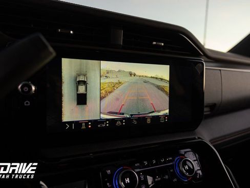 Used 2025 GMC Sierra 3500 AT4 w/ AT4 Premium Plus Package image 30