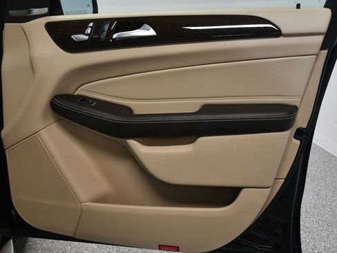 Used 2019 Mercedes-Benz GLE 400 4MATIC image 23