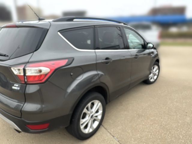 Used 2017 Ford Escape SE w/ Equipment Group 201A AWD/4WD image 4
