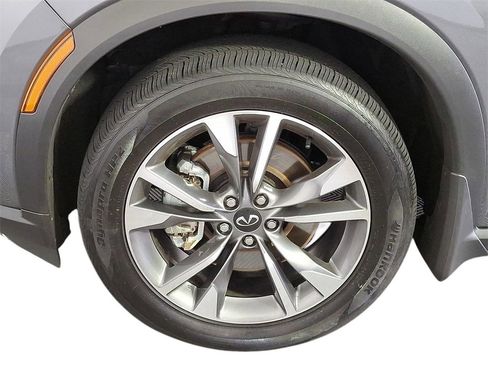 Certified 2025 INFINITI QX60 Luxe image 9