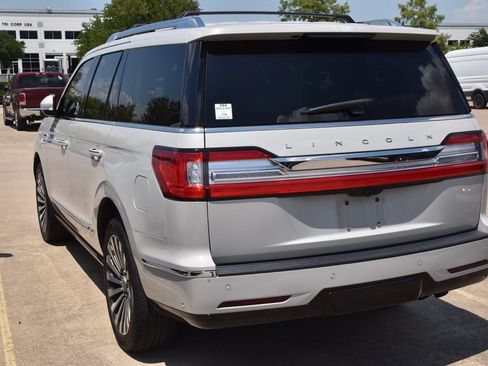 Used 2021 Lincoln Navigator Reserve AWD/4WD image 9