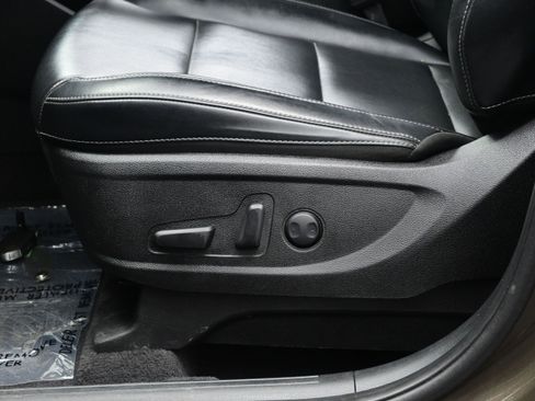 Used 2024 Kia Telluride S image 11