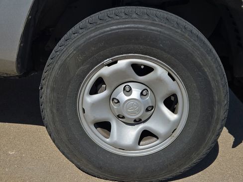 Used 2018 Toyota Tacoma SR w/ SR Convenience Package image 8