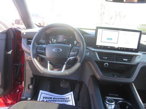 Used 2025 Ford Explorer ST AWD/4WD image 16