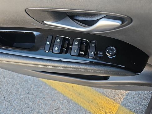 Used 2023 Hyundai Tucson Limited image 27