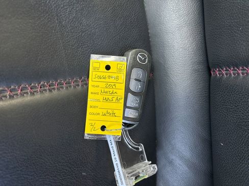 Used 2019 MAZDA MX-5 Miata RF Grand Touring w/ Appearance Package image 28