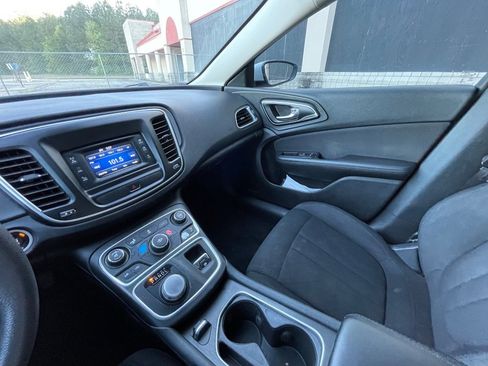 Used 2016 Chrysler 200 Limited image 45