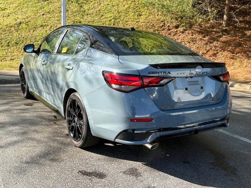 Used 2025 Nissan Sentra SR w/ Midnight Edition image 5