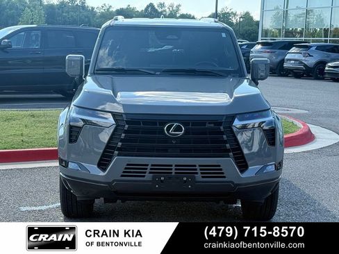 Used 2025 Lexus GX 550 AWD/4WD image 2