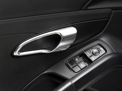 Used 2022 Porsche 718 Boxster RWD image 20