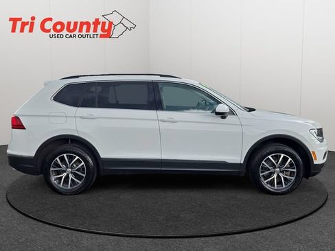 Used 2020 Volkswagen Tiguan SE w/ Panoramic Sunroof Package AWD/4WD image 9