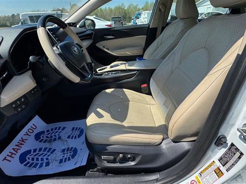 Used 2019 Toyota Avalon Limited w/ Advanced Safety Package image 17