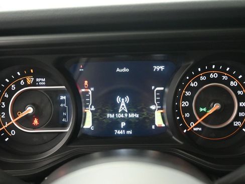 Used 2025 Jeep Gladiator Mojave w/ Convenience Group image 7