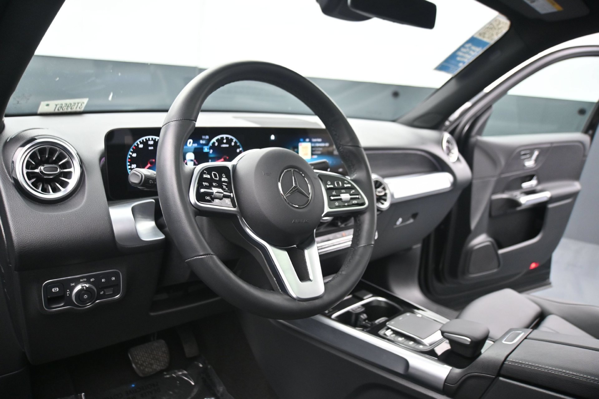 Used 2023 Mercedes-Benz GLB 250 4MATIC image 22