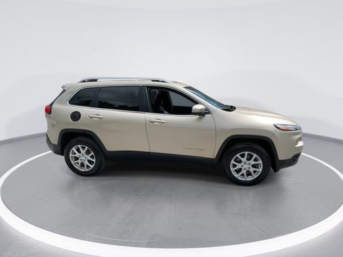 Used 2014 Jeep Cherokee Latitude AWD/4WD image 23