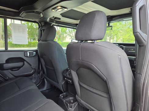 Used 2023 Jeep Wrangler Unlimited Sport AWD/4WD image 17