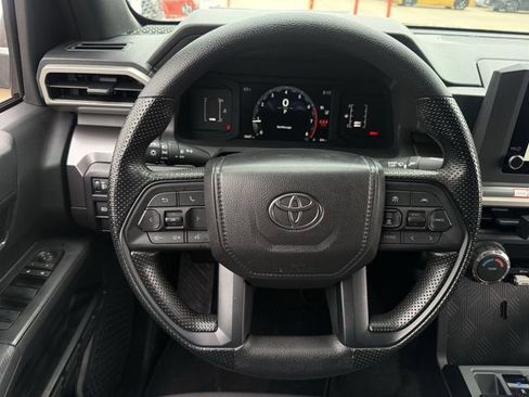 Used 2025 Toyota Tacoma SR5 AWD/4WD image 14