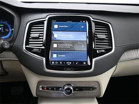 Used 2024 Volvo XC90 T8 Ultimate w/ Lounge Package image 13