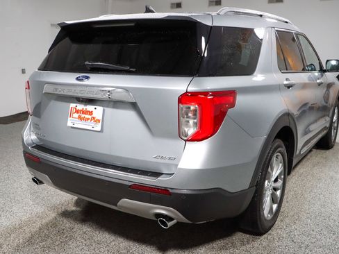 Used 2023 Ford Explorer Limited AWD/4WD image 7