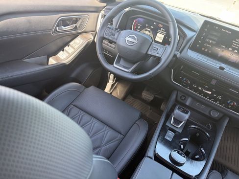 New 2026 Nissan Rogue Platinum w/ Platinum Premium Package image 15