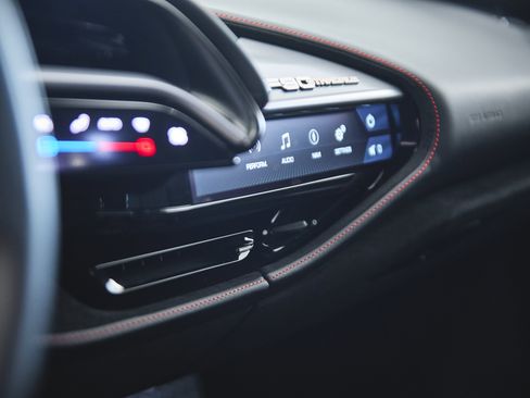 Used 2022 Ferrari SF90 Stradale image 17