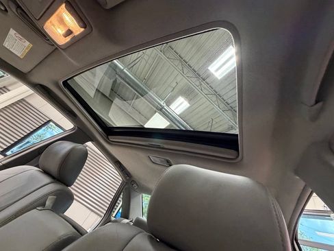 Used 2003 Toyota Avalon XLS FWD image 9