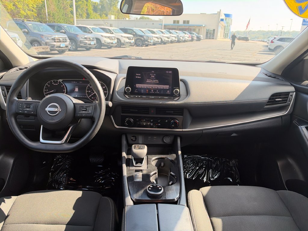 Used 2024 Nissan Rogue S AWD/4WD image 18