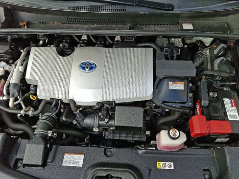 Used 2021 Toyota Prius Prime XLE image 26