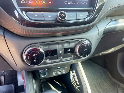 Used 2023 Chevrolet TrailBlazer RS w/ Sun and Liftgate Package image 15