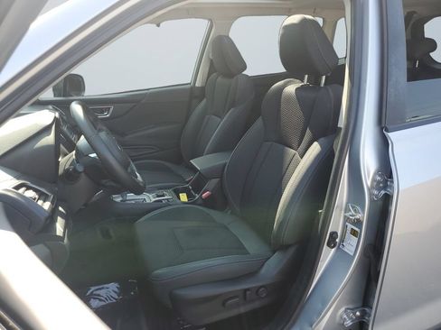 Used 2021 Subaru Forester Premium AWD/4WD image 9