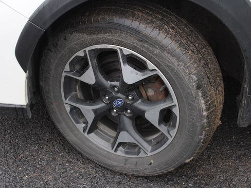 Used 2019 Subaru Crosstrek 2.0i Premium w/ Moonroof Package AWD/4WD image 17