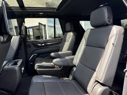 Used 2024 GMC Yukon Denali w/ Denali Reserve Package AWD/4WD image 31