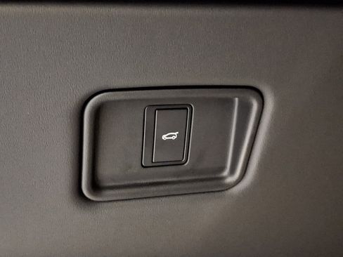 Certified 2025 Land Rover Range Rover Sport image 24