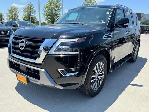 Used 2024 Nissan Armada SL w/ Captain's Chairs Package image 8