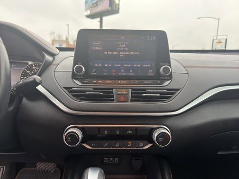 Used 2020 Nissan Altima 2.5 SR image 18