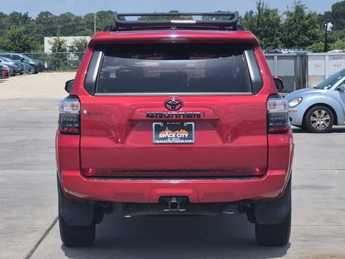 Used 2022 Toyota 4Runner SR5 RWD image 5