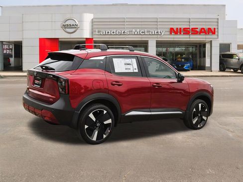 New 2026 Nissan Kicks SR w/ Cold Weather Package FWD image 3