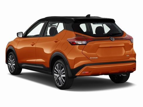 Used 2023 Nissan Kicks SR w/ SR Premium Package image 2