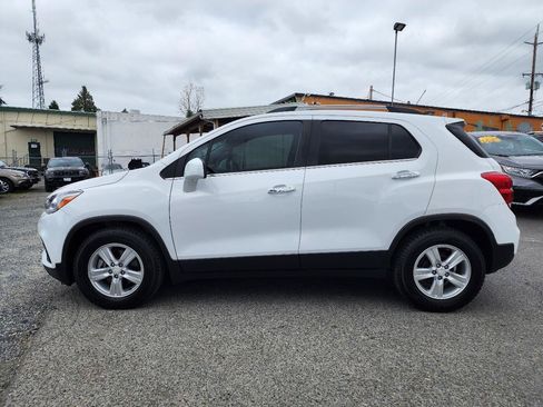 Used 2018 Chevrolet Trax LT w/ Driver Confidence Package FWD image 9