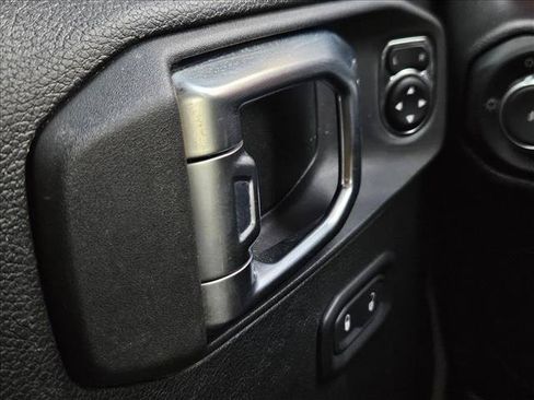 Used 2023 Jeep Wrangler Unlimited Rubicon w/ LED Lighting Group AWD/4WD image 25