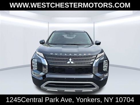 Used 2024 Mitsubishi Outlander SE Black Edition AWD/4WD image 2