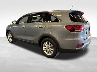 Used 2019 Kia Sorento L FWD video 2