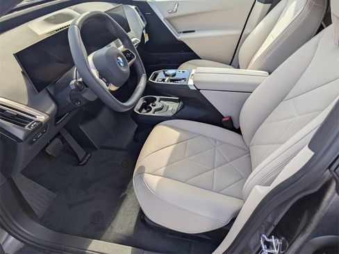 New 2026 BMW iX xDrive45 w/ Premium Package image 7
